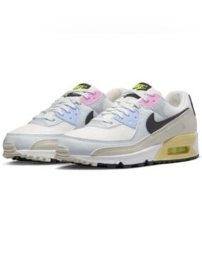 Nike Women's Air Max 90 Casual Sneakers Size 9